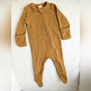 Kate Quinn Organics footie pajamas 0-3 months